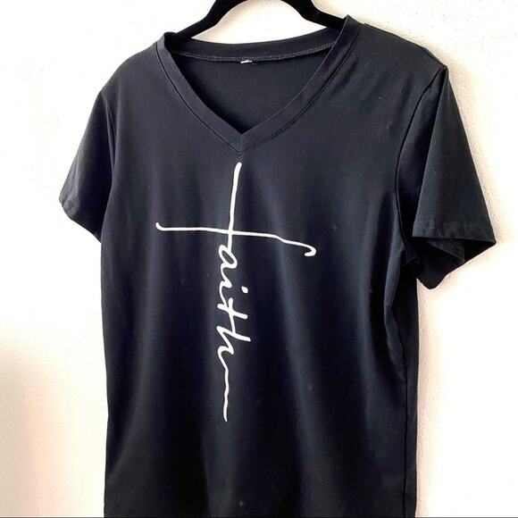 Faith Script V-Neck Graphic Tee Size Large - Picture 2 of 6